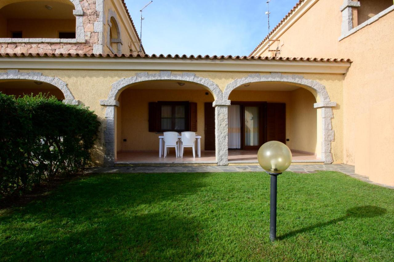 Ville Del Mar San Teodoro  Bagian luar foto