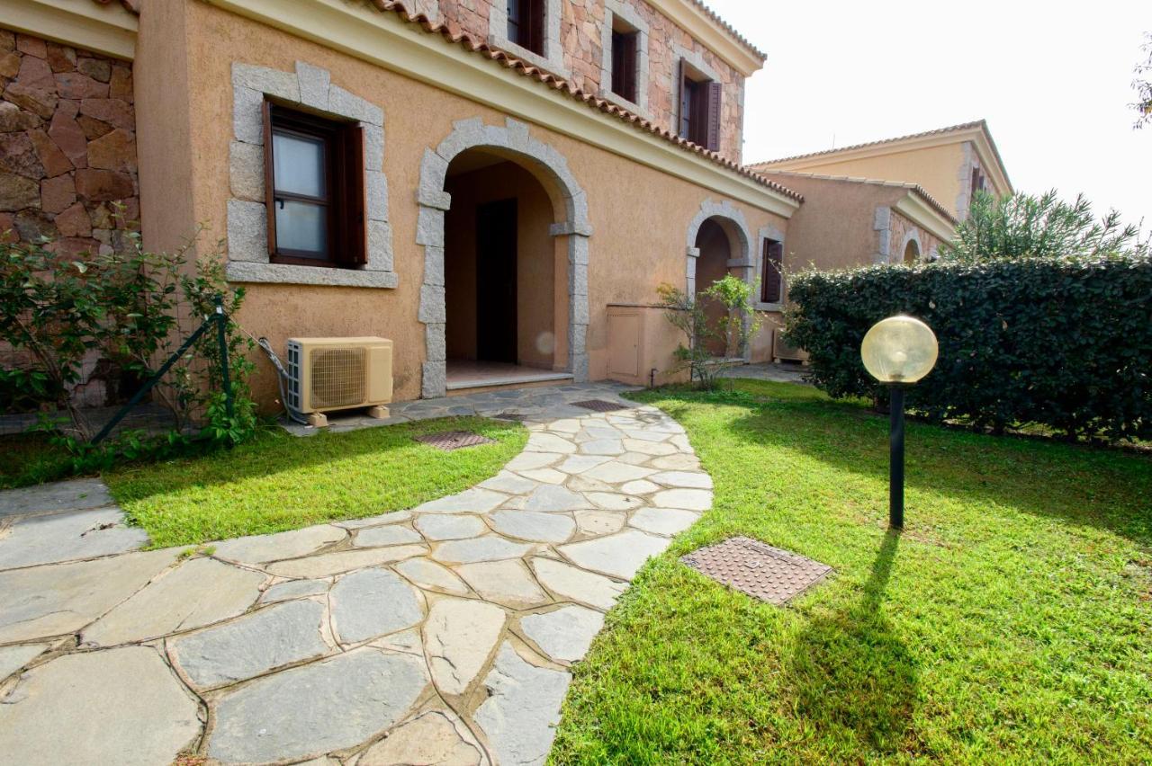 Ville Del Mar San Teodoro  Bagian luar foto