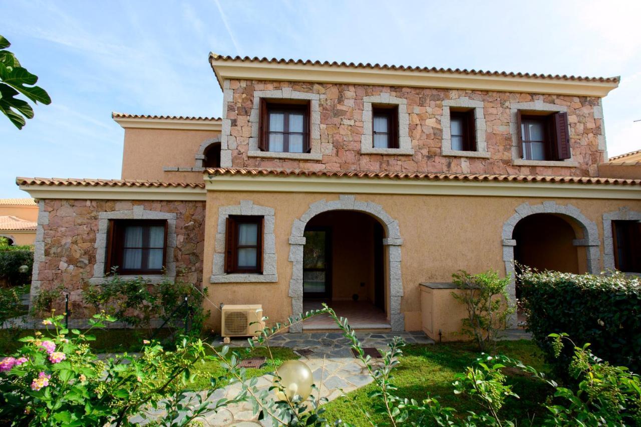 Ville Del Mar San Teodoro  Bagian luar foto