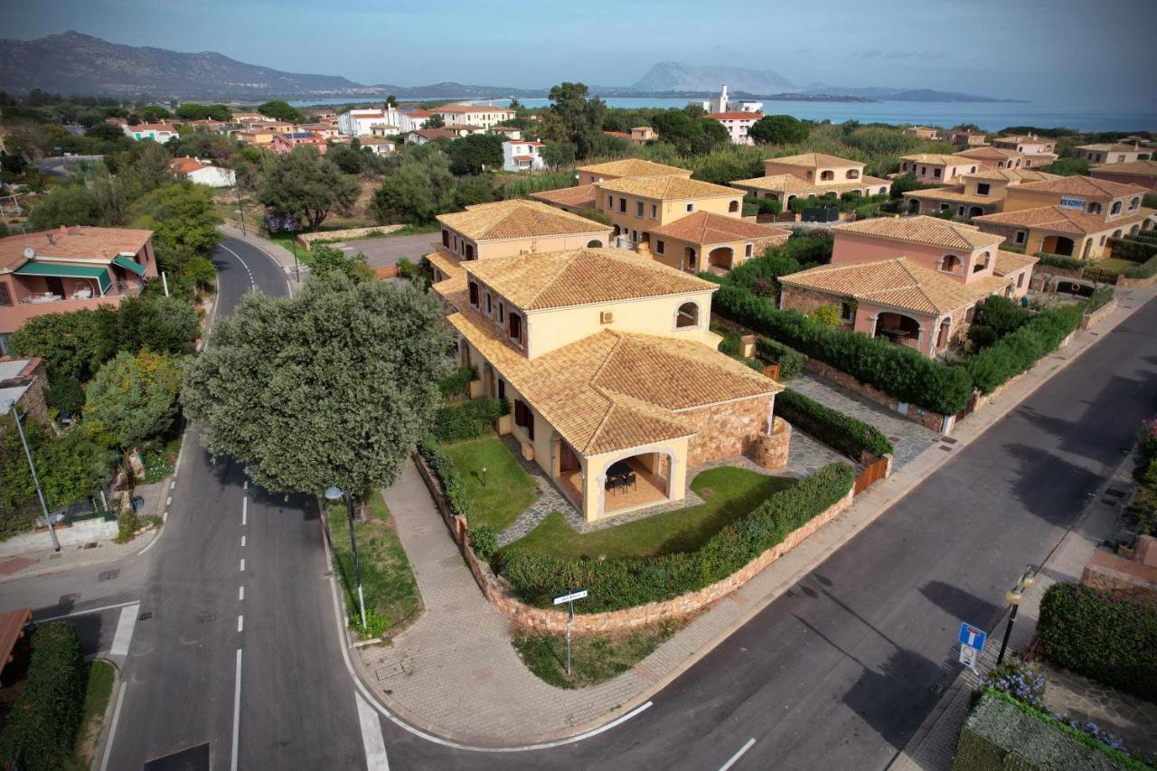 Ville Del Mar San Teodoro  Bagian luar foto