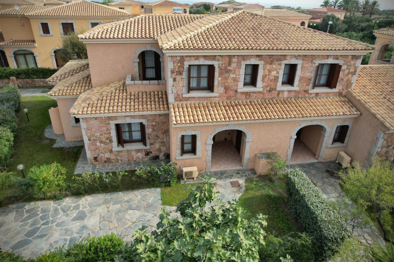 Ville Del Mar San Teodoro  Bagian luar foto