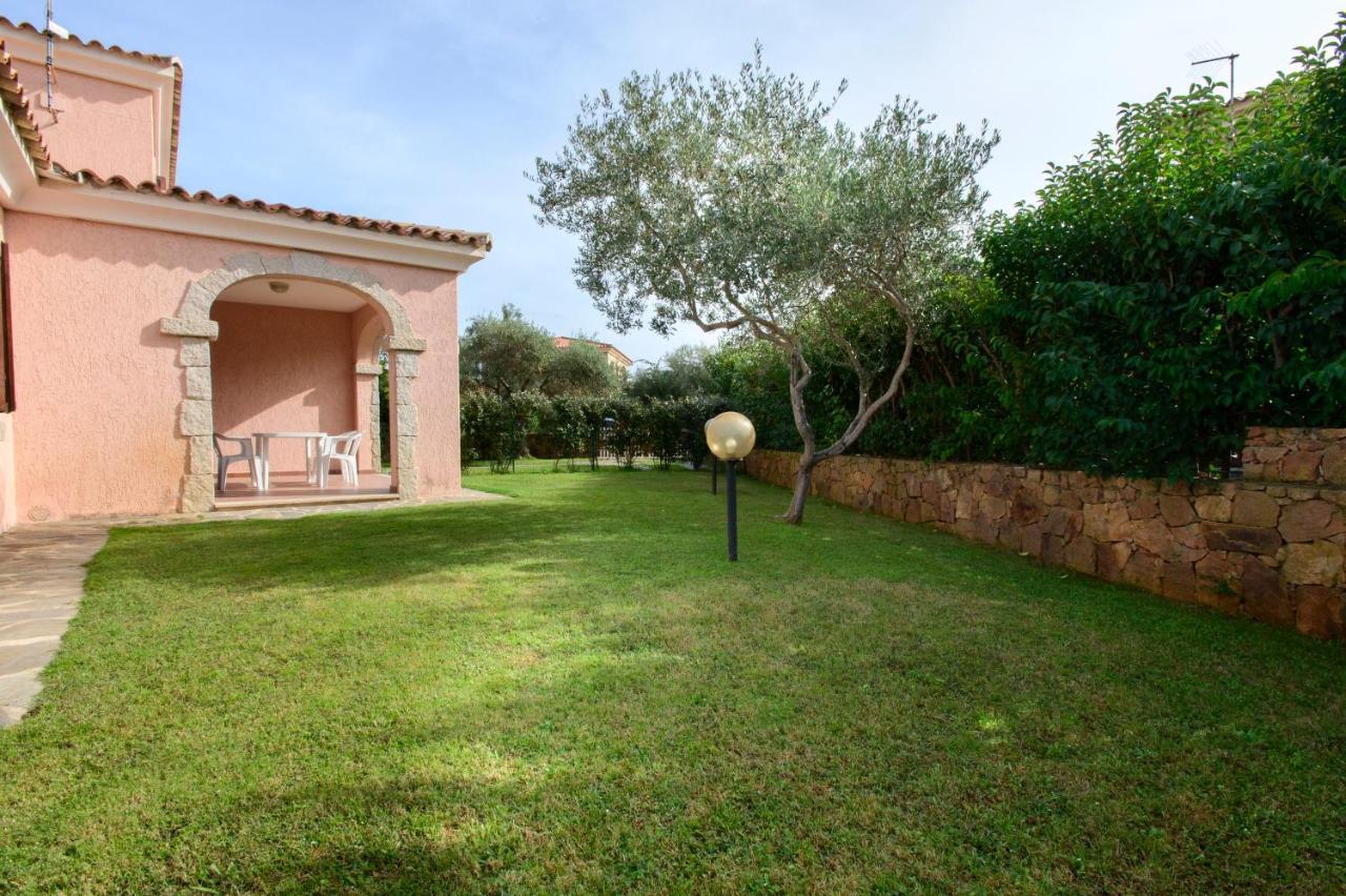 Ville Del Mar San Teodoro  Bagian luar foto