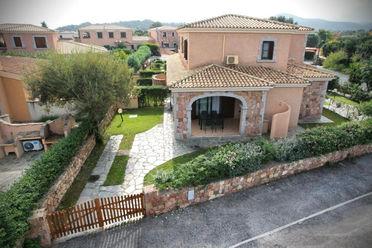Ville Del Mar San Teodoro  Bagian luar foto