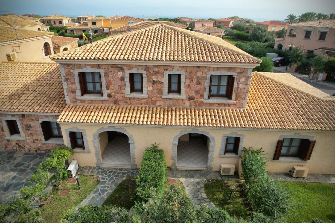 Ville Del Mar San Teodoro  Bagian luar foto