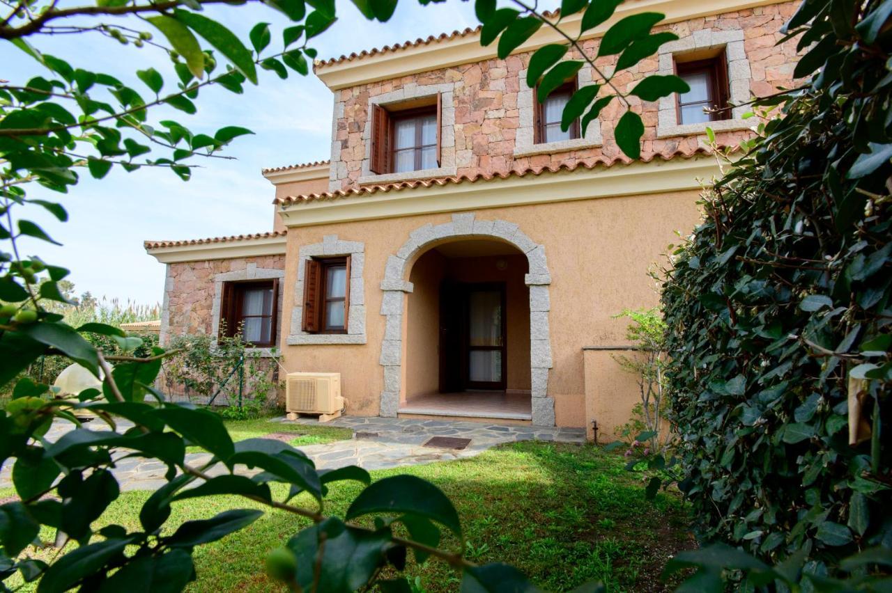 Ville Del Mar San Teodoro  Bagian luar foto