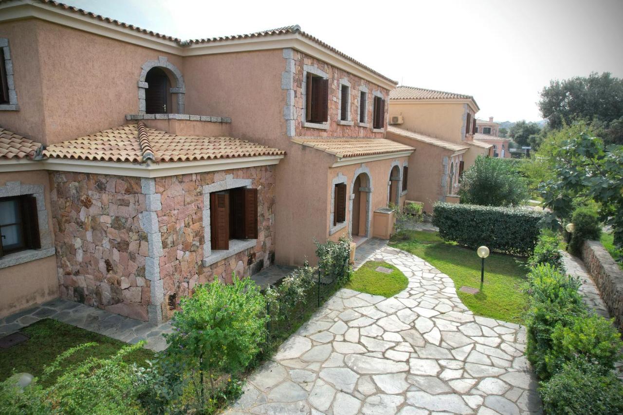 Ville Del Mar San Teodoro  Bagian luar foto