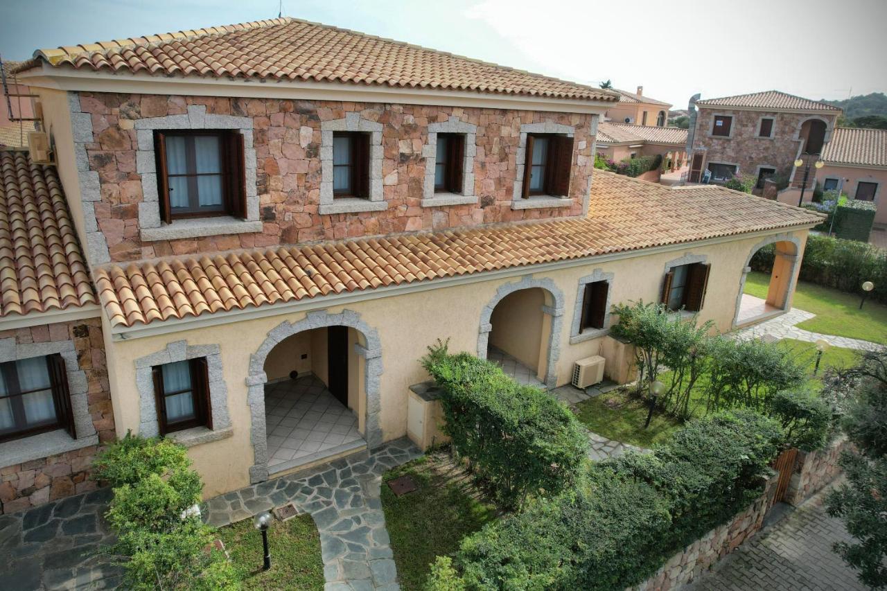 Ville Del Mar San Teodoro  Bagian luar foto