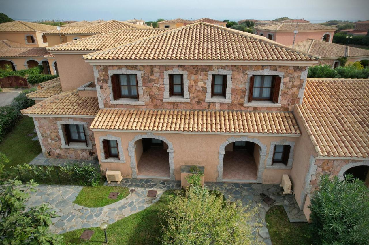 Ville Del Mar San Teodoro  Bagian luar foto