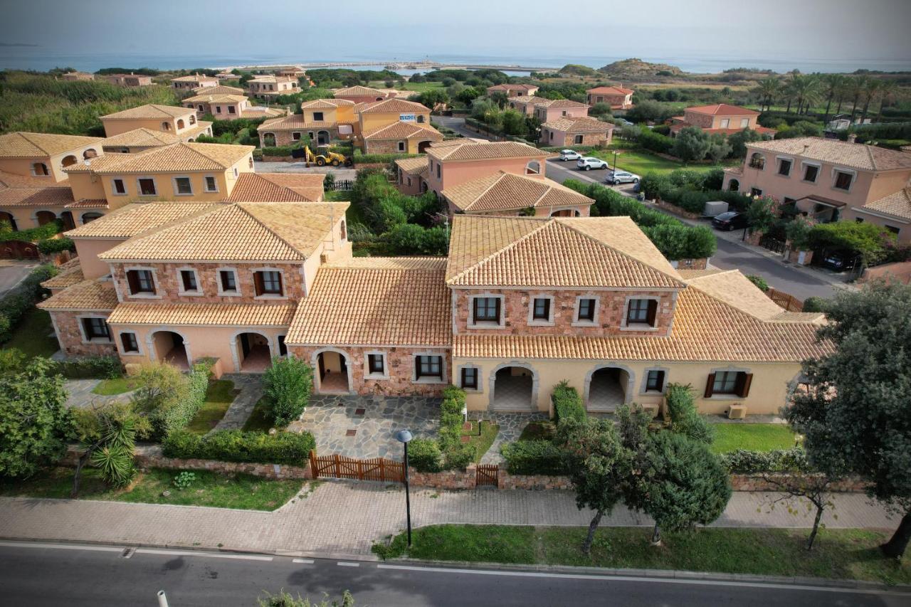 Ville Del Mar San Teodoro  Bagian luar foto