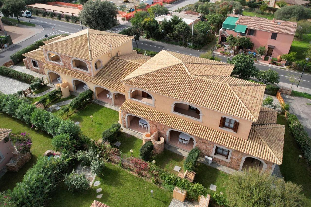 Ville Del Mar San Teodoro  Bagian luar foto